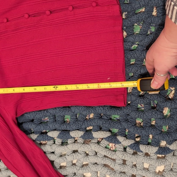 Red scoop neck cropped cardigan sweater from Anthropologie - NWT - Size L - Picture 8 of 8